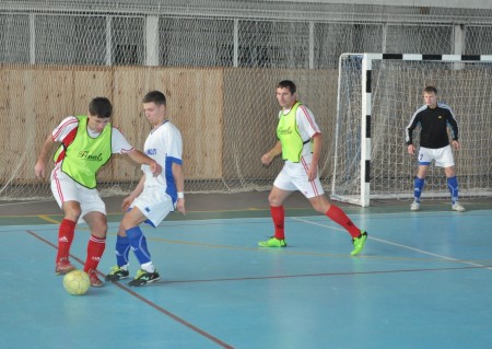 МИНИ-ФУТБОЛ. Неожиданными результатами завершился I круг в высшей лиге