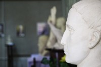 В Кременчуге состоялось открытие выставки скульптур Алексея Леонова