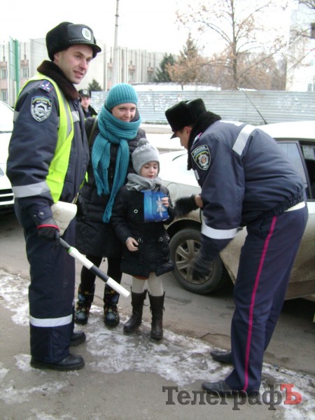 ГАИ поздравила кременчугских школьников с Днем святого Николая
