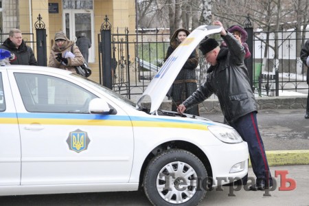 Мэрия подарила кременчугскому отделу ГАИ новую Skoda Octavia