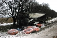 На автодороге «Киев-Харьков» случилось трагическое ДТП — погибли 2 человека