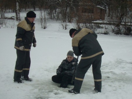 В Полтаве из ледяной «ловушки» спасли 12-летнего мальчика