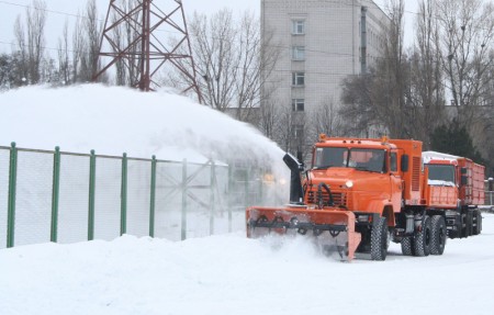 «АвтоКрАЗ» создал  новый  снегоуборочный  автомобиль-вездеход