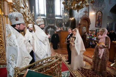 Экс-мэр Кременчуга Глухов с супругой были на венчании главы Киевской ГГА Попова