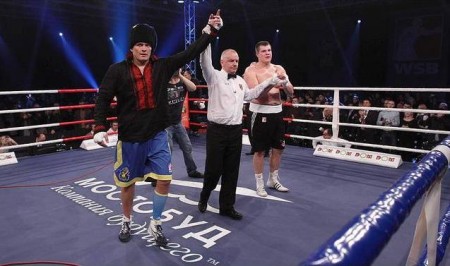 Кременчужанин Денис Пояцыка в мировой серии бокса одержал победу над Ксхеком Паскале