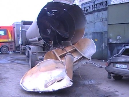 В Кременчуге, в результате взрыва автоцистерны на бензовозе, погиб 49-летний мужчина