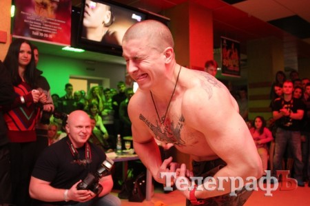 Бодибилдеры кременчугских спортклубов сразились в «Битве титанов»