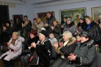В Кременчуге открыли выставку «Петриковской росписи» из пластилина