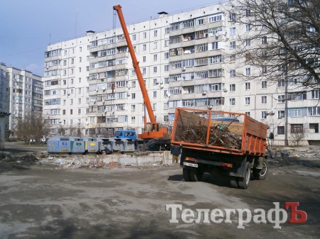 В Кременчуге, на Раковке, разбирают долгострой