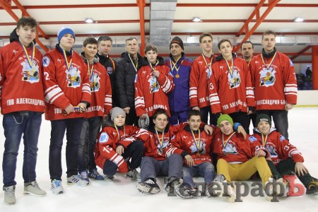 ХОККЕЙ. Награждение чемпиона и призёров города Кременчуга