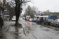 В Кременчуге снова пробка: автомобили по мосту двигаются 10 километров в час