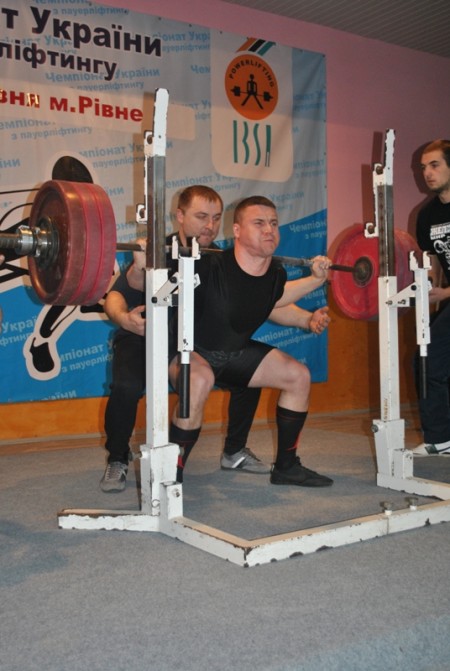 Кременчужане Виталий Островский и Максим Ющенко привезли «золото» и «серебро» с чемпионата Украины по пауэрлифтингу