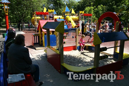 В Кременчуге в течение шести лет каждый год планируют устанавливать по 10 детских площадок