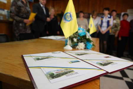 На почтовых марках появились изображения грузовых вагонов КВСЗ