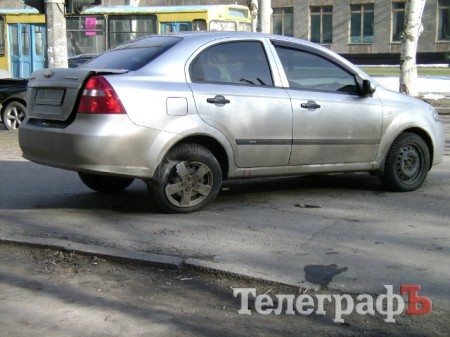 В центре Кременчуга столкнулись Lexus и Chevrolet