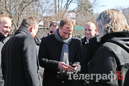 Как мэр Бабаев в парке Wі-Fі проверял