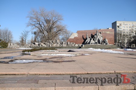 В Кременчуге к 9 Мая мемориалу «Вечно живым» "залечат раны"