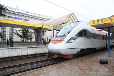 Скоростной поезд КВСЗ в ходе испытаний побывал во всех крупных городах Украины