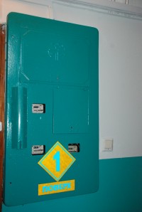 В Кременчуге презентовали отремонтированный по шаблону подъезд