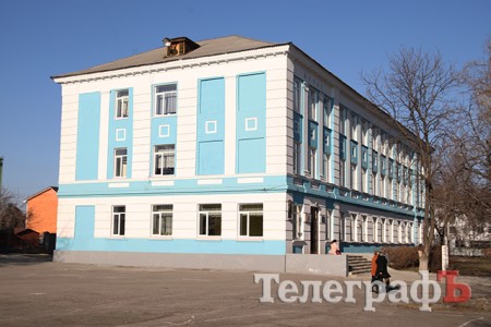 В Кременчуге учителя 13-й школы сходили в 19-ю – посмотреть на новое место работы