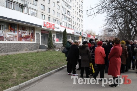 Мэр Бабаев поддерживает кременчужан, которые выступают против открытия супермаркета «АТБ» в помещении бывшего магазина «Сакс»