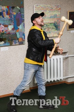 В Кременчуге художники и музыканты представили выставку живописи и графики европейского уровня