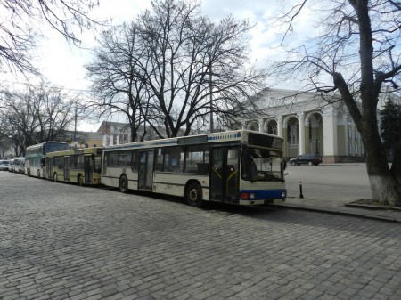 В Полтаве "блокируют" акцию оппозиционеров "Вставай, Украина!"