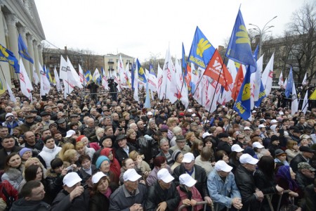 В Полтаве прошла акция оппозиции «Вставай, Украина!»