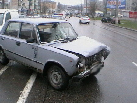 14-летний кременчужанин, переходя на зеленый сигнал светофора, попал под колеса авто