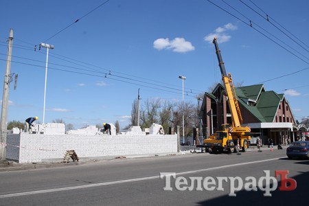 В мае власти Кременчуга презентуют первую стационарную остановку общественного транспорта, построенную по шаблону
