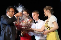 Юрий Шаповалов купил хоккейную форму, а Руслан Шаповалов – форму автогонщика