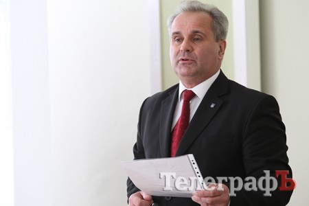 Голова Автозаводської райради Володимир Коваленко захистив дисертацію про «нематеріальні резерви»