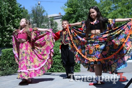 Кременчугских ветеранов поздравили в госпитале с Днем Победы