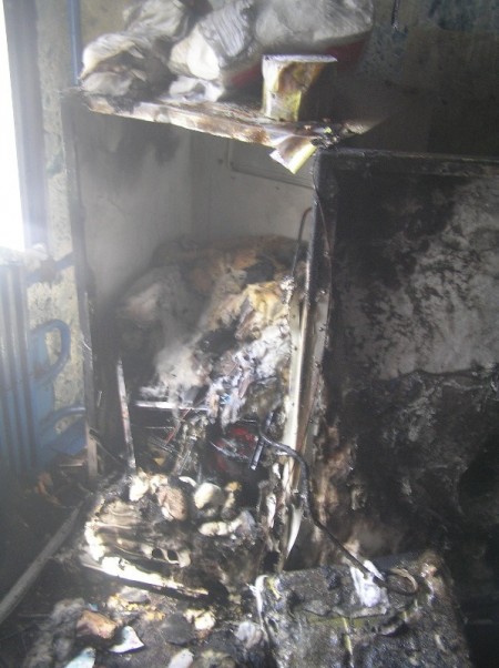 В Кременчуге из-за замыкания электросети холодильника горела квартира