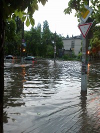 Центр Кременчуга снова утонул