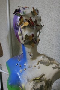 В  Кременчуге открылась первая выставка скульптур-манекенов