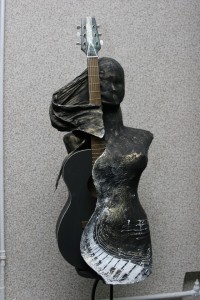 В  Кременчуге открылась первая выставка скульптур-манекенов