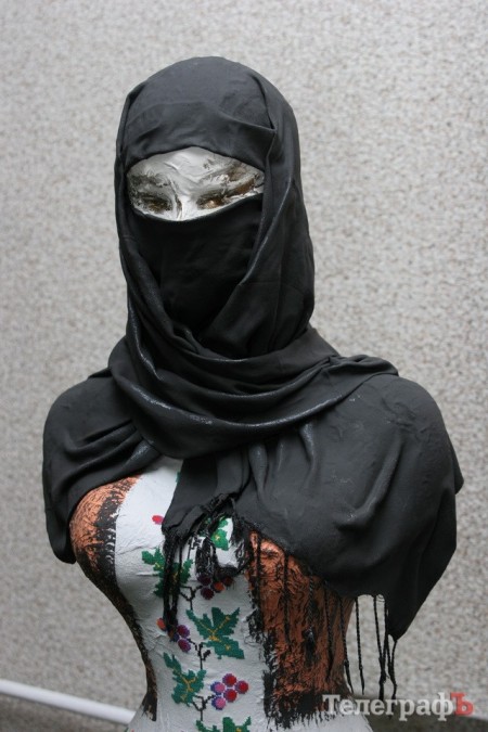 В  Кременчуге открылась первая выставка скульптур-манекенов