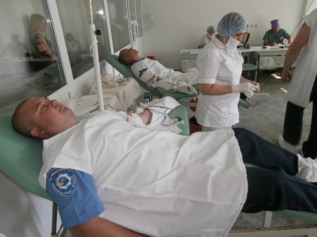 Кременчугские транспортные милиционеры сдали кровь для онкобольных детей