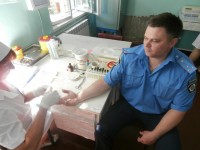 Кременчугские транспортные милиционеры сдали кровь для онкобольных детей