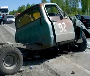 Участники ралли ретро-автомобилей "Пекин-Париж" попали в ДТП: погибли двое взрослых и грудной ребенок