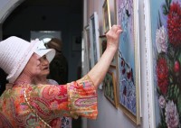 В Кременчуге открылась выставка живописи художницы-самоучки