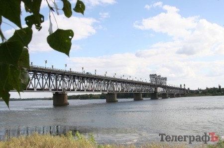 Кременчужанин, который вчера с моста бросился в Днепр, чудом выжил