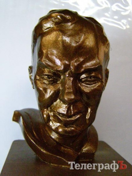 Скульптор з Комсомольська побачив Президента Януковича в образі гоголівського героя, але з комплексами «родом з дитинства»