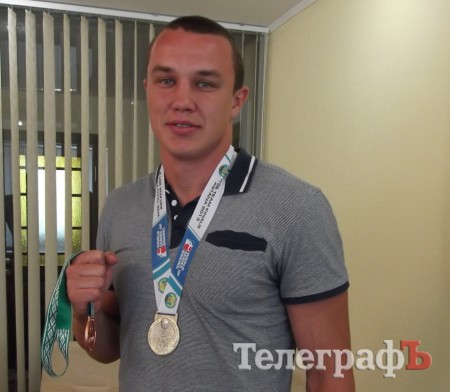 Денис Пояцыка начинает подготовку к чемпионату мира по боксу