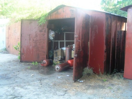 В Кременчуге взорвался гараж с газовыми баллонами и канистрами с бензином