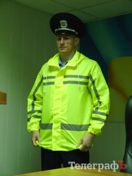 Кременчугская милиция купила себе евро-куртки для дождливой погоды