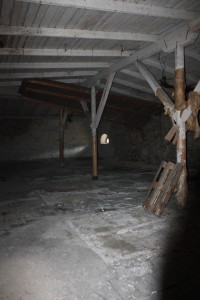 Крюковские интендантские вещевые склады превращаются в развалины