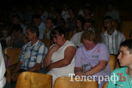 В Кременчугской детской колонии парни пели и плясали, а матери плакали навзрыд