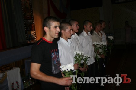 В Кременчугской детской колонии парни пели и плясали, а матери плакали навзрыд